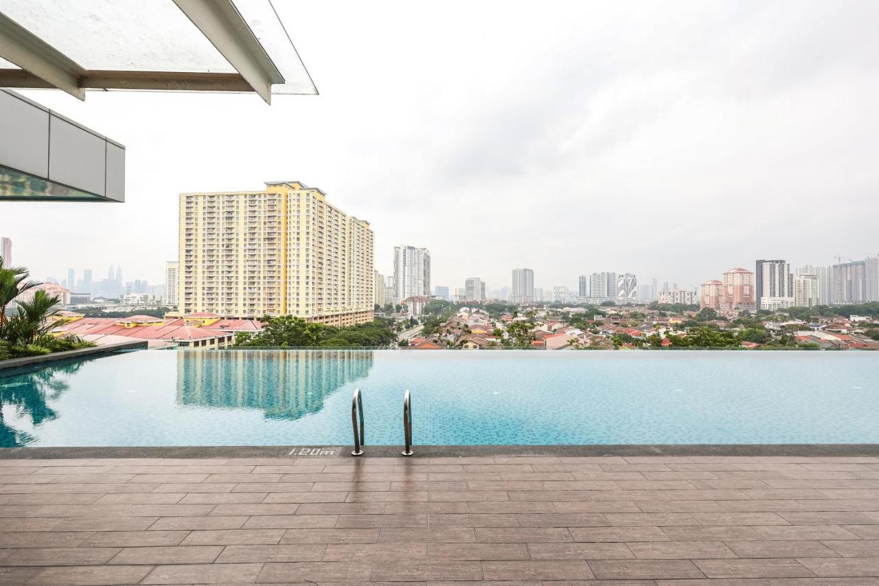 Beautiful 3b2b For 6 Pax W Pool - Setapak Pangsapuri